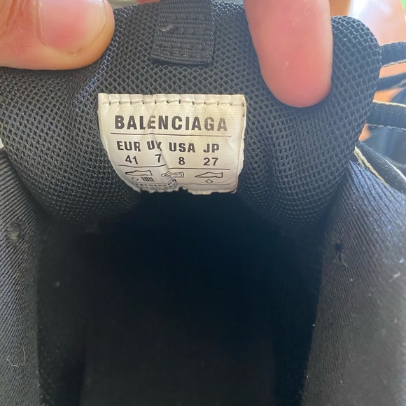 Balenciaga - Picture 5 of 8